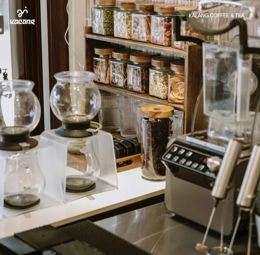 Espresso bar counter at Kalang Coffee & Tea